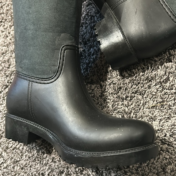 Cat Reaching Full Moon Grap Black Rain Boots - Picture 11 of 16